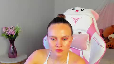 Snapshot of lumerisoren chatting on June 11, 3:04 am lumerisoren online show from June 11, 3:04 am