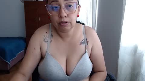 Snapshot of lumi_84 chatting on December 18, 2:49 pm LUMI online show from December 18, 2:49 pm