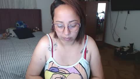 Snapshot of lumi_84 chatting on February 26, 2:04 am LUMI online show from February 26, 2:04 am