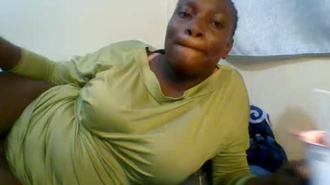 Snapshot of luminous_lust254 chatting on July 23, 5:55 pm luminous_lust254 online show from July 23, 5:55 pm