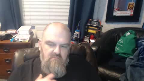 Snapshot of lump420 chatting on March 28, 4:01 am lump420 online show from March 28, 4:01 am