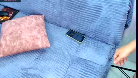 Snapshot of luna__logan chatting on October 1, 3:45 am luna__logan online show from October 1, 3:45 am