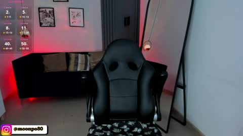 Snapshot of luna__ponce chatting on April 1, 4:37 pm online show from April 1, 4:37 pm