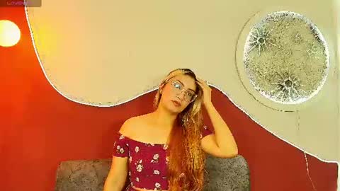 Snapshot of luna__velvet chatting on June 11, 12:36 pm luna__velvet online show from June 11, 12:36 pm