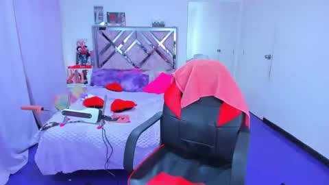 luna_analya online show from February 18, 12:12 pm