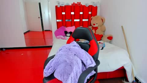 Snapshot of luna_analya chatting on July 17, 2:34 pm luna_analya online show from July 17, 2:34 pm