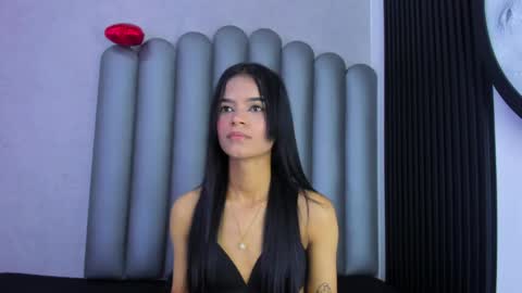 Snapshot of luna_bella_23 chatting on April 17, 3:09 am luna_bella_23 online show from April 17, 3:09 am