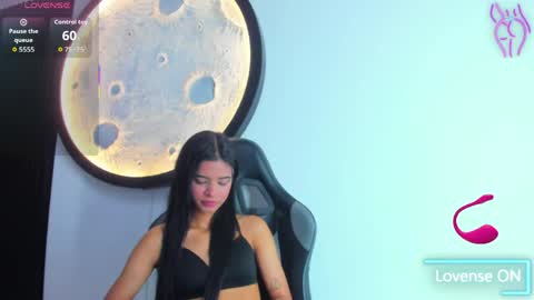 Snapshot of luna_bella_23 chatting on May 20, 4:07 am luna_bella_23 online show from May 20, 4:07 am