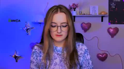 luna_berryy online show from February 18, 8:49 pm