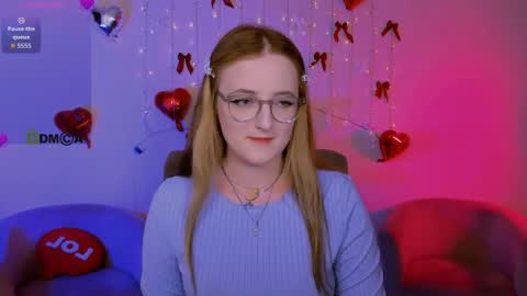 luna_berryy online show from May 8, 7:52 pm
