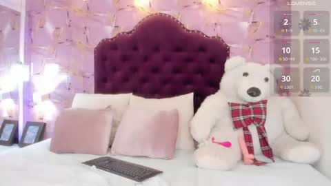 Snapshot of luna_bloomm_ chatting on June 23, 4:10 am Luna Bloom online show from June 23, 4:10 am