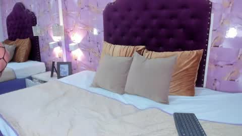 Snapshot of luna_bloomm_ chatting on July 16, 4:07 am Luna Bloom online show from July 16, 4:07 am