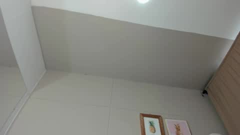 luna_bradley_ online show from March 23, 1:04 pm