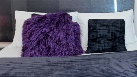 Snapshot of luna_fioree chatting on December 7, 8:16 pm  Luna Fioree  online show from December 7, 8:16 pm