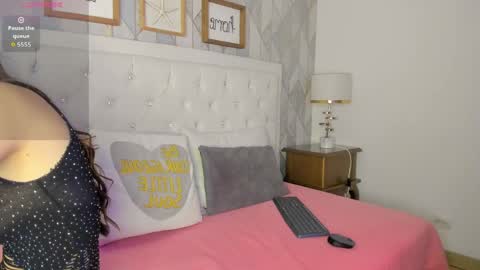 luna forever7 online show from March 31, 7:58 pm