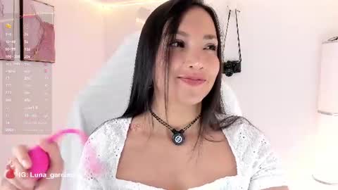 Snapshot of luna_garcia8 chatting on June 9, 5:57 pm online show from June 9, 5:57 pm