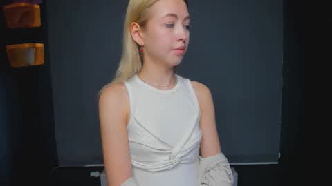 Elizabeth online show from January 15, 7:02 am