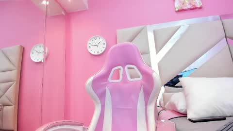 Snapshot of luna_hix chatting on May 1, 3:44 am luna_hix online show from May 1, 3:44 am