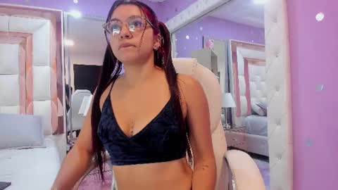 luna_hix online show from June 22, 12:13 pm