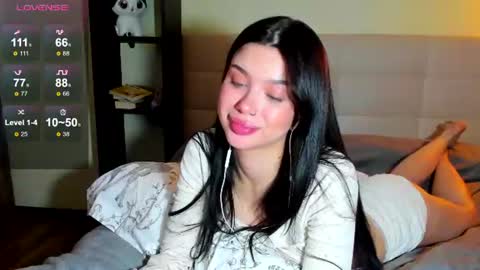 Snapshot of luna_lips chatting on June 12, 1:26 am Hi everyone my name is Tina online show from June 12, 1:26 am