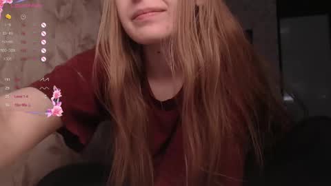 Snapshot of luna_loveisgood chatting on April 18, 4:49 am Luna online show from April 18, 4:49 am