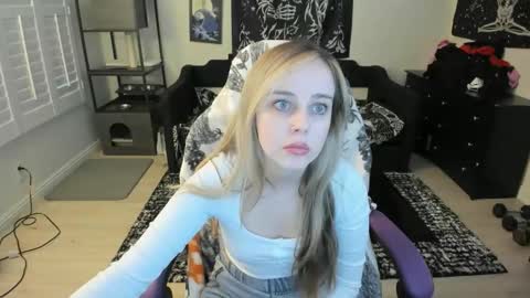 Luna online show from February 17, 7:31 pm