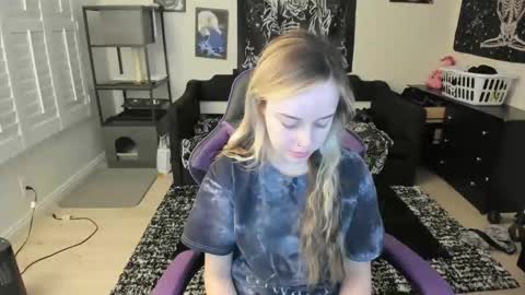 Luna online show from March 11, 2:01 pm