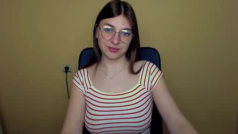 Snapshot of luna_lush_ chatting on April 22, 7:55 am Luna online show from April 22, 7:55 am