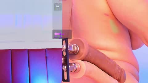 Snapshot of luna_monroe_ chatting on April 21, 10:54 am online show from April 21, 10:54 am