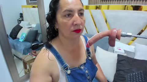 Snapshot of luna_naughty1 chatting on July 15, 6:57 pm luna_naughty1 online show from July 15, 6:57 pm