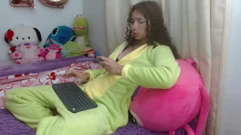 luna_rios69 online show from February 16, 5:14 am