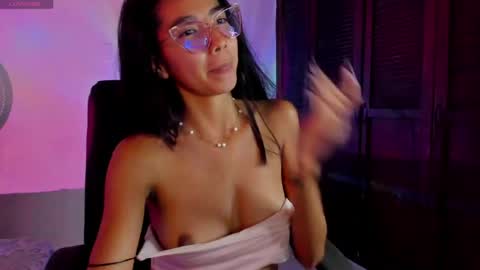Snapshot of luna_roja257 chatting on June 25, 5:12 am Luna Roja26 online show from June 25, 5:12 am