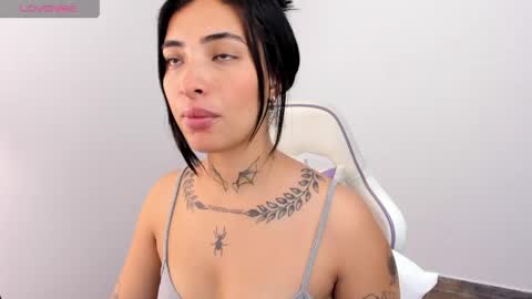 Snapshot of luna_rose10 chatting on May 10, 12:49 am luna rose online show from May 10, 12:49 am