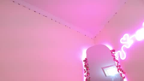 Snapshot of luna_rougets chatting on March 24, 1:38 pm Luna Rougets online show from March 24, 1:38 pm