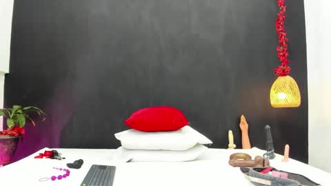 Luna online show from September 13, 7:35 pm