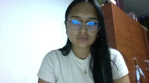 luna_velve online show from April 11, 2:38 am