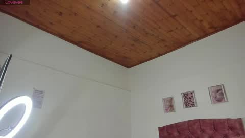 luna_velveth1 online show from April 16, 10:27 am