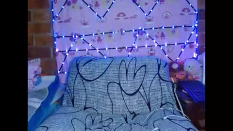 luna_vixxen online show from February 12, 4:40 am