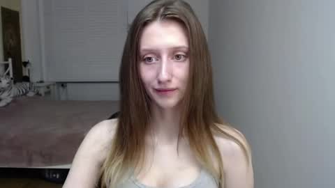 L U N A  online show from April 15, 5:58 am