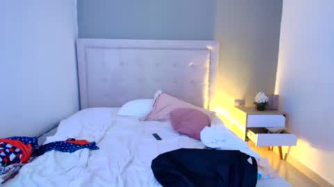 Snapshot of lunaa08 chatting on February 9, 2:15 am lunaa08 online show from February 9, 2:15 am