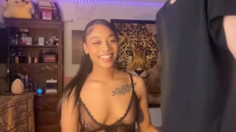 Snapshot of lunaa_11 chatting on December 7, 6:54 am lunaa_11 online show from December 7, 6:54 am