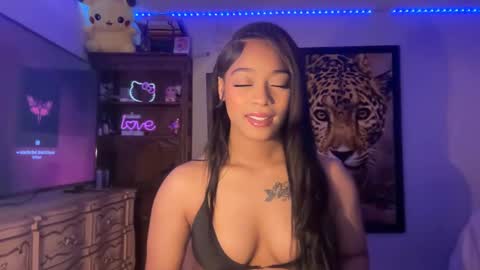 Snapshot of lunaa_11 chatting on September 15, 9:09 am lunaa_11 online show from September 15, 9:09 am