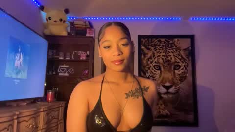 lunaa_11 online show from November 18, 8:30 am