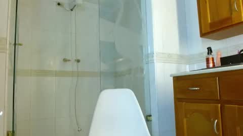 Luna Collins online show from February 7, 5:16 pm