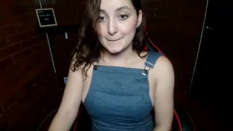 lunaa_m_ online show from February 18, 12:26 am