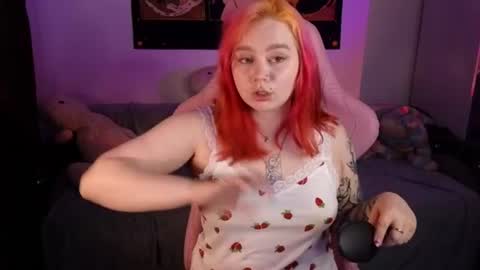 Snapshot of lunaali chatting on July 9, 10:25 pm Li online show from July 9, 10:25 pm