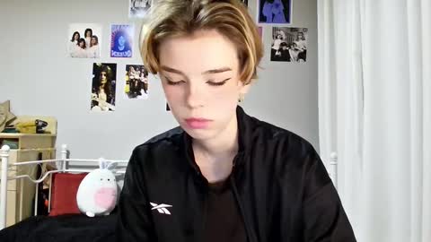 Snapshot of lunaastar_ chatting on January 10, 4:41 pm lunaastar_ online show from January 10, 4:41 pm