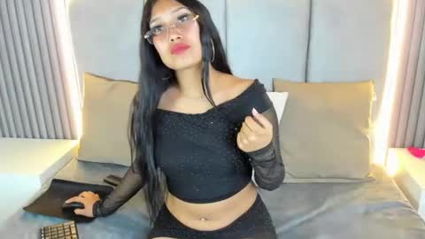 Snapshot of lunaaura69 chatting on July 12, 4:25 am LunaAura online show from July 12, 4:25 am