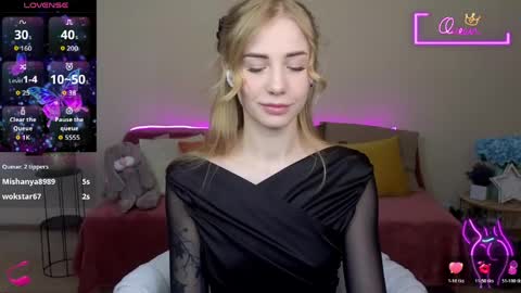 Snapshot of lunabelli chatting on April 24, 7:22 am LunaBelli online show from April 24, 7:22 am