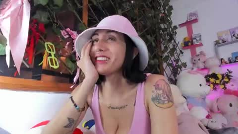 lunacristal_moon online show from February 20, 1:19 pm